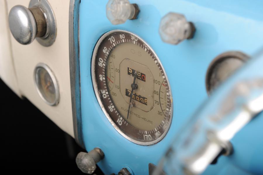 Панель приборов Delahaye 135 M Cabriolet 1947 года  (фото 4 из 12)
